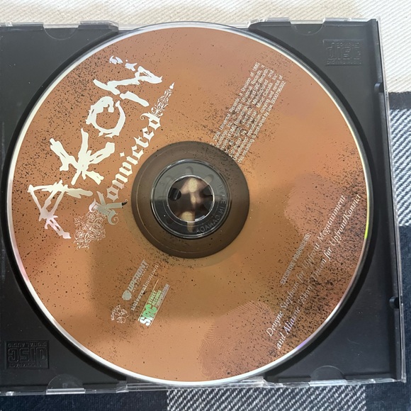 Akon Konvicted - Picture 3 of 5